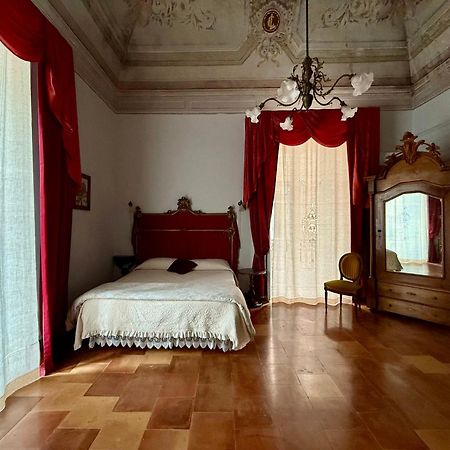 Le Foglie Di Acanto Лучера Экстерьер фото