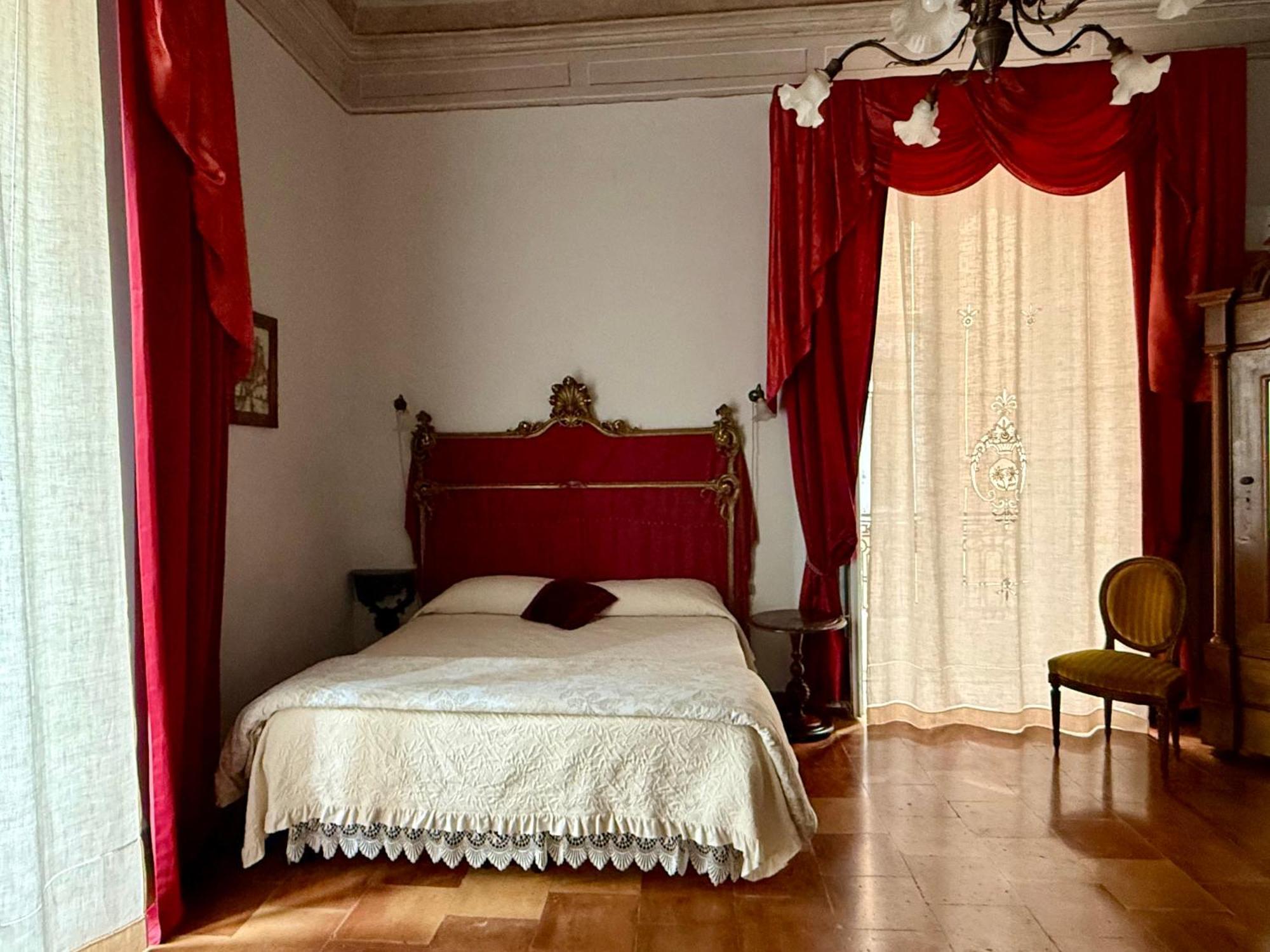 Le Foglie Di Acanto Лучера Экстерьер фото